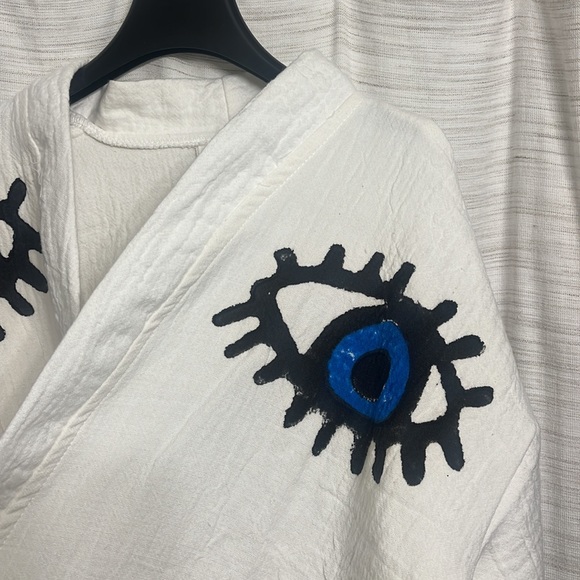 Embroidered Eye Design Robe - Cream and Blue - Picture 6 of 13